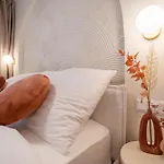 Asboth Boutique Suites, Location By Bqa Apartmán *