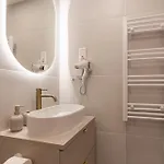 Asboth Boutique Suites, Location By Bqa Apartmán