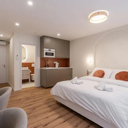 Apartmán Asboth Boutique Suites, Location By Bqa *