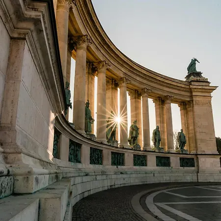 Asboth Boutique Suites, Location By Bqa Apartmán *