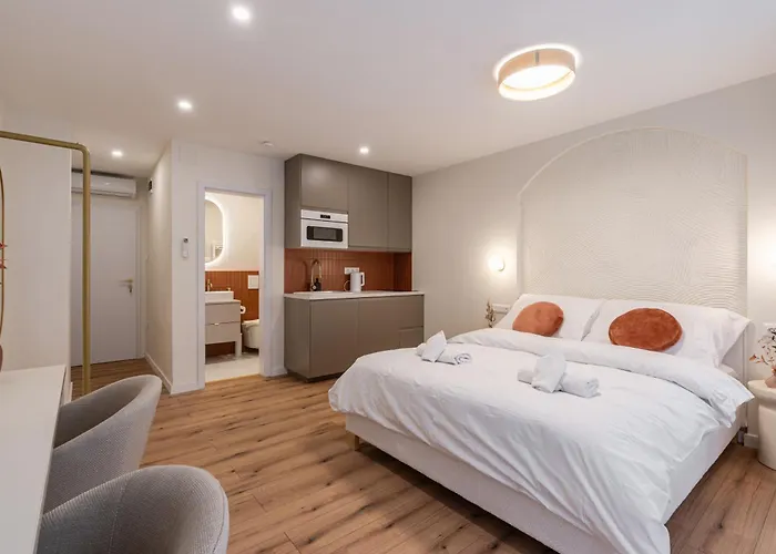 شقة Asboth Boutique Suites, Location By Bqa *